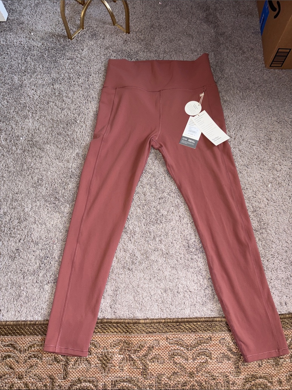 NWT Vuori Studio Pocket Leggings
